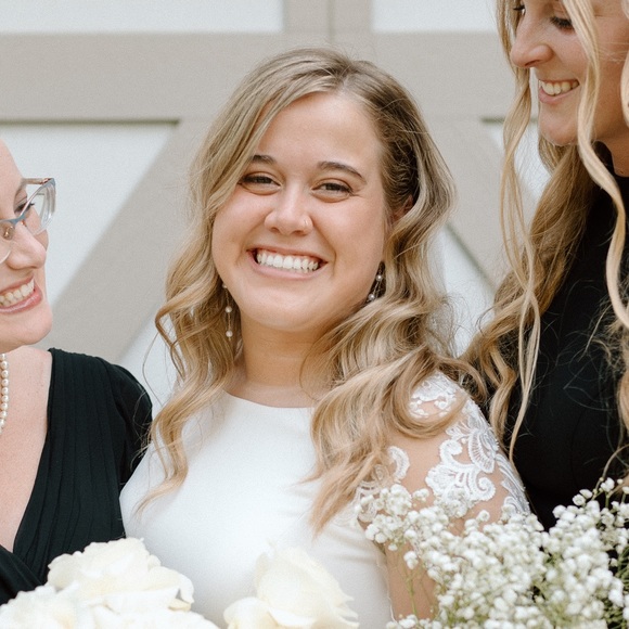 Meet your Posher, Gretchen - Picture 1 of 1